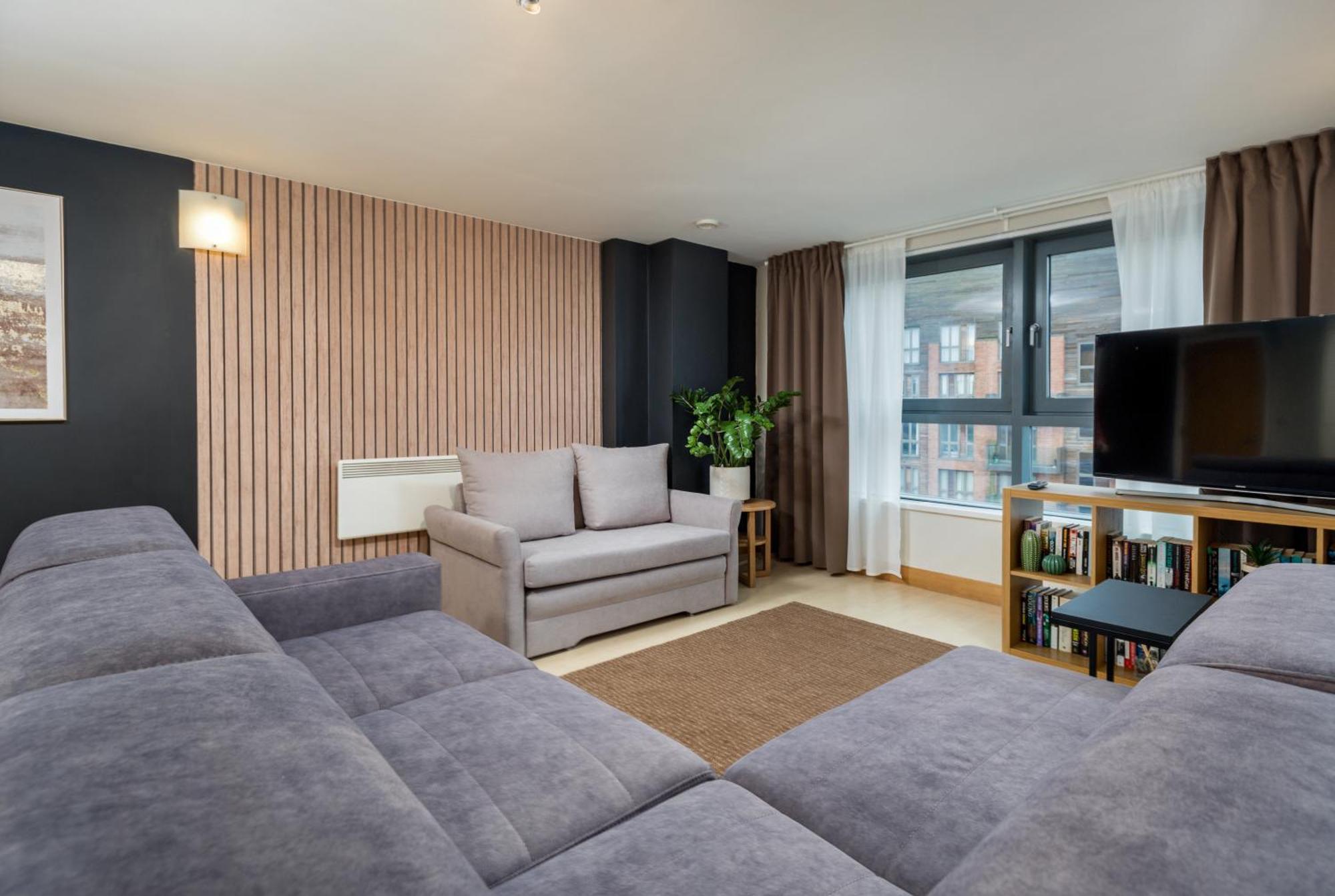 Urban Oasis: Heart Of City By Train Leeds  Bagian luar foto